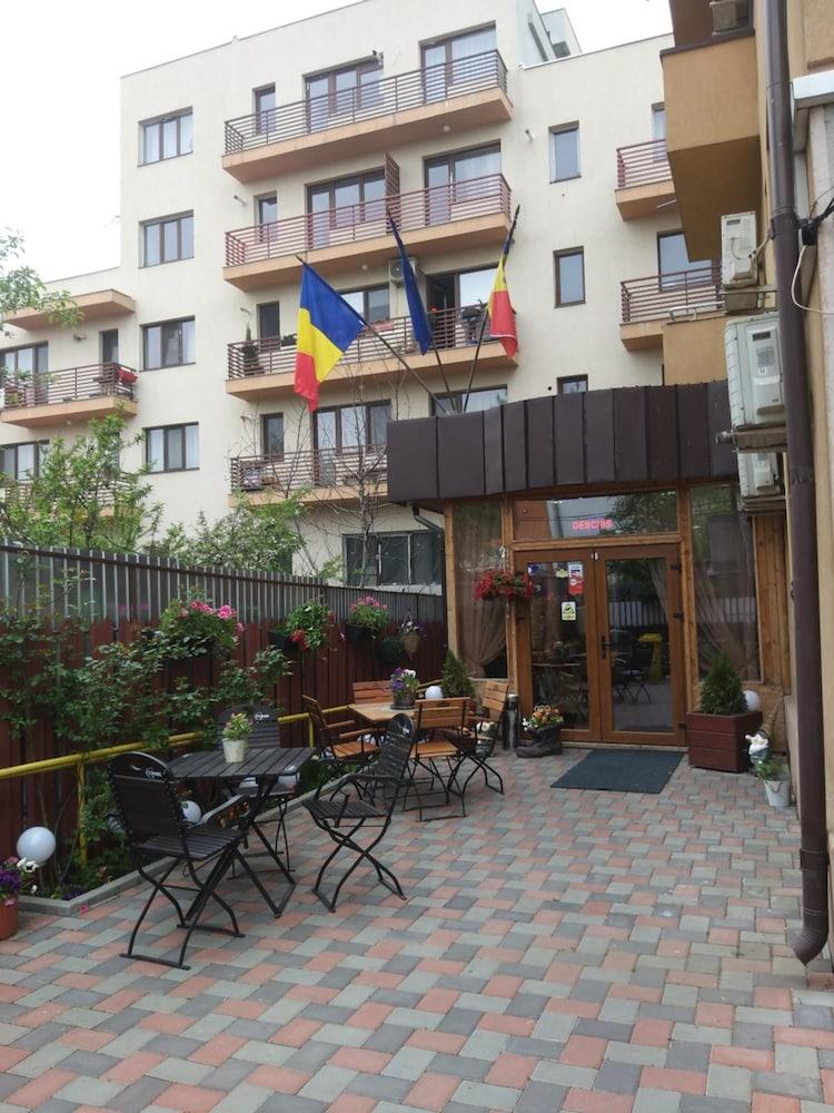 ホテル La Casa Nord ブカレスト エクステリア 写真